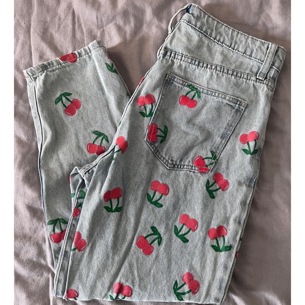 Cherry Denim Jeans Rue 21 100% cotton Women’s High Rise Size 8